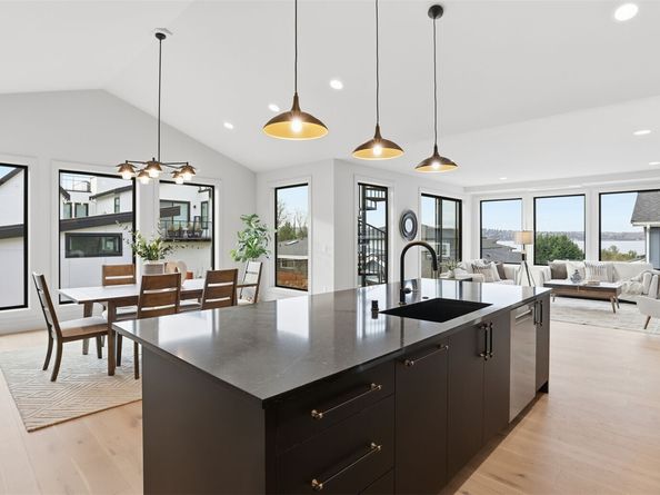 1015 N 35th Street, Renton WA 98056