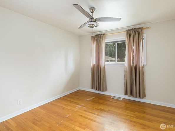 2114 SW 322nd Street, Federal Way WA 98023
