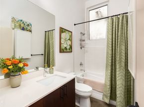 3805 Fremont Lane N, Seattle WA 98103
