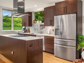 3805 Fremont Lane N, Seattle WA 98103