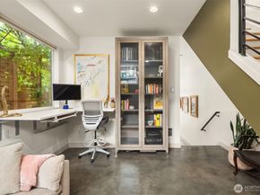3805 Fremont Lane N, Seattle WA 98103