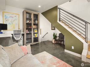 3805 Fremont Lane N, Seattle WA 98103