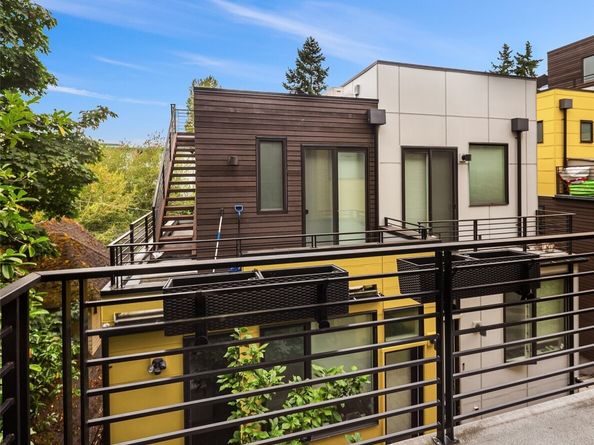 3805 Fremont Lane N, Seattle WA 98103