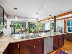 2766 Westlake Avenue N A, Seattle WA 98109
