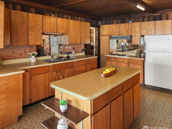 24415 143rd Avenue SW, Vashon WA 98070