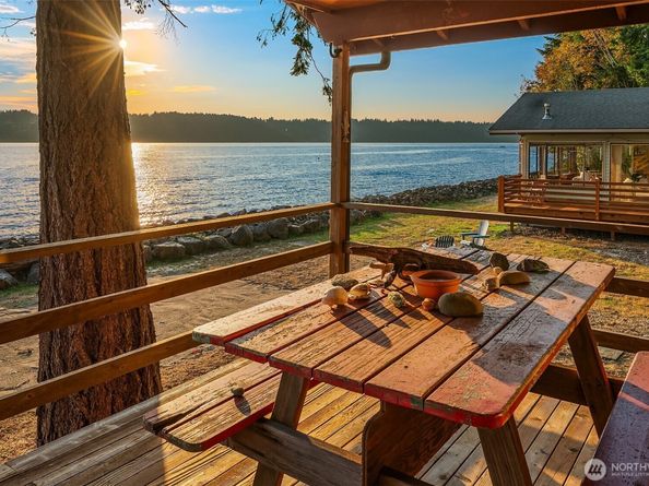 24415 143rd Avenue SW, Vashon WA 98070