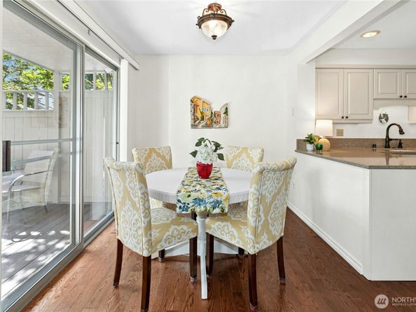 24325 SE 41st Lane 61, Sammamish WA 98029