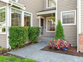 24325 SE 41st Lane 61, Sammamish WA 98029