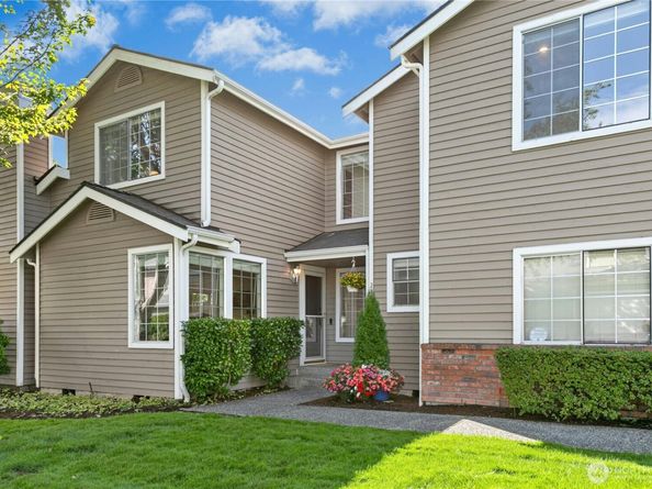 24325 SE 41st Lane 61, Sammamish WA 98029