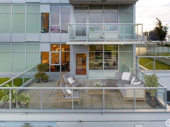 588 Bell Street 902S, Seattle WA 98121