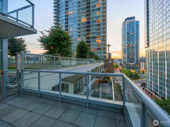 588 Bell Street 902S, Seattle WA 98121