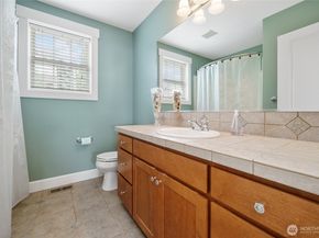 1008 N 27th Place, Renton WA 98056