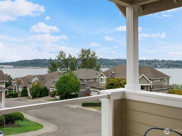 1008 N 27th Place, Renton WA 98056