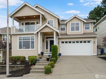 1008 N 27th Place