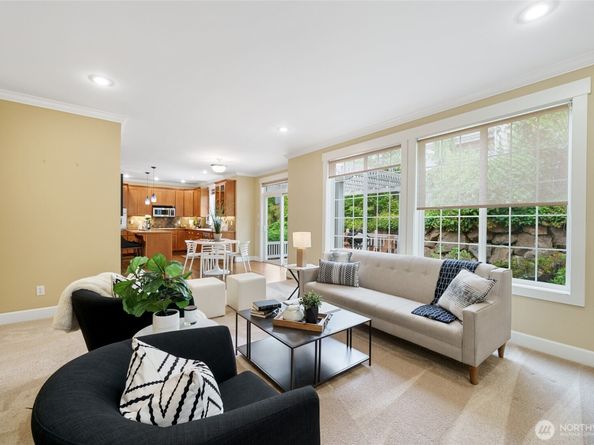 1008 N 27th Place, Renton WA 98056