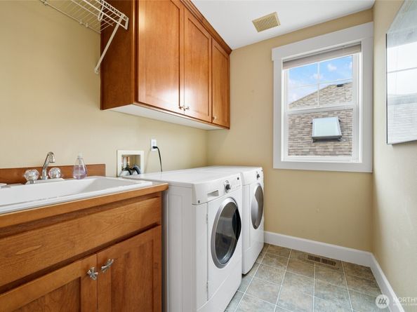 1008 N 27th Place, Renton WA 98056