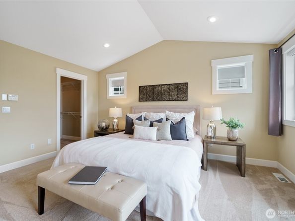 1008 N 27th Place, Renton WA 98056