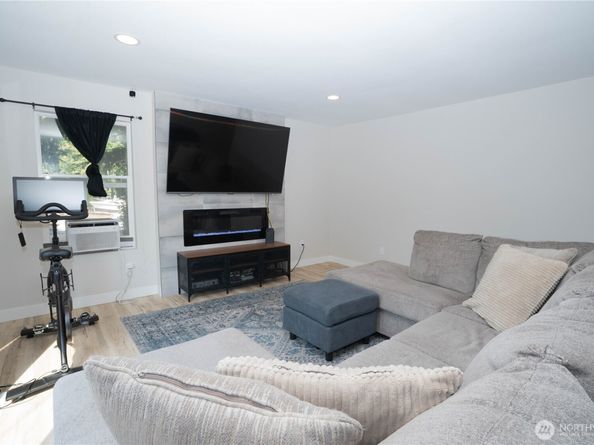 18830 108th Avenue SE, Renton WA 98055