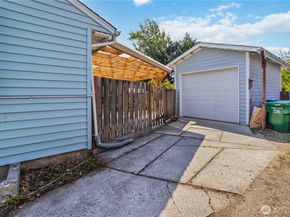 10523 Evanston Avenue N, Seattle WA 98133
