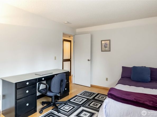 15618 SE 174th Street, Renton WA 98058
