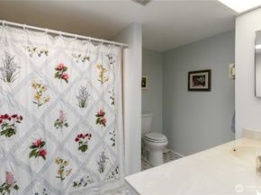 15618 SE 174th Street, Renton WA 98058