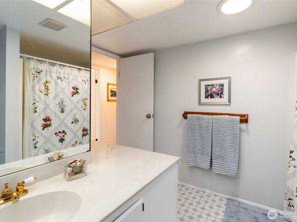 15618 SE 174th Street, Renton WA 98058