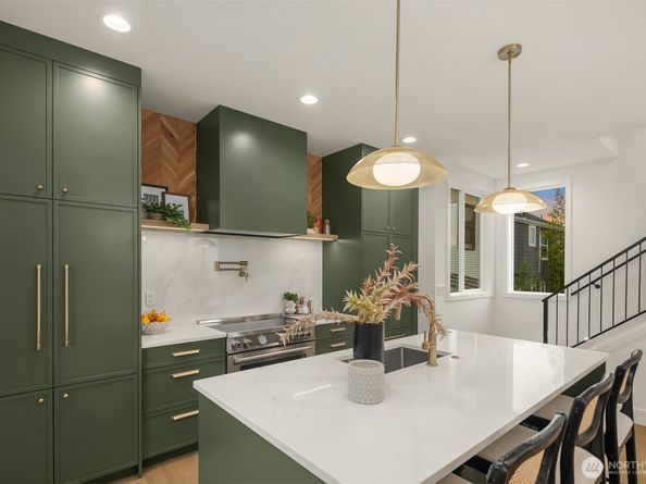 920 34th Avenue B, Seattle WA 98122