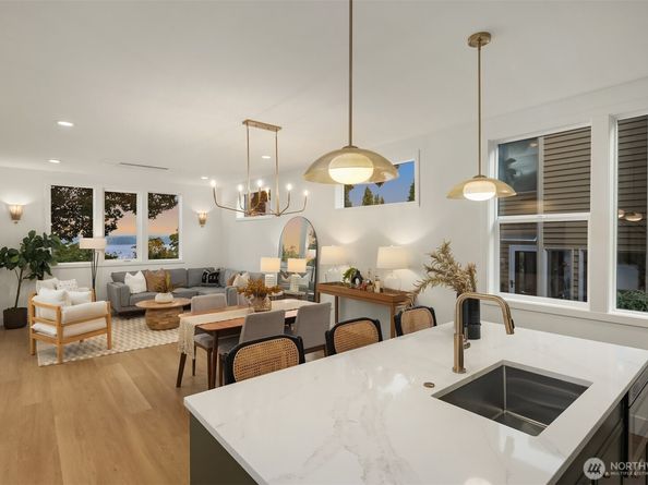 920 34th Avenue B, Seattle WA 98122