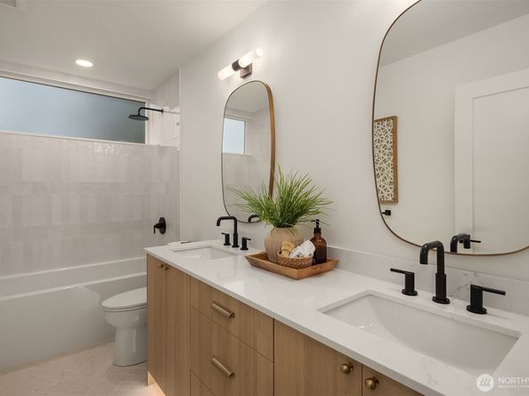 920 34th Avenue B, Seattle WA 98122