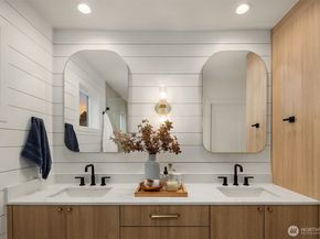 920 34th Avenue B, Seattle WA 98122