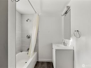 112 Kennebeck Avenue S, Kent WA 98030