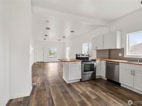 112 Kennebeck Avenue S, Kent WA 98030