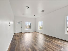 112 Kennebeck Avenue S, Kent WA 98030
