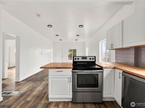 112 Kennebeck Avenue S, Kent WA 98030