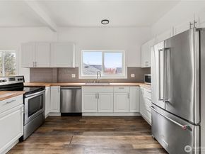 112 Kennebeck Avenue S, Kent WA 98030