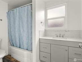 112 Kennebeck Avenue S, Kent WA 98030