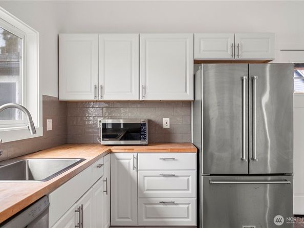 112 Kennebeck Avenue S, Kent WA 98030