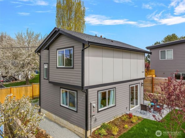 1040 S Director Street B, Seattle WA 98108