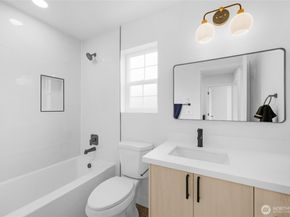 1602 Baker Avenue B, Everett WA 98201