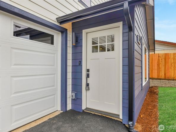 1602 Baker Avenue B, Everett WA 98201
