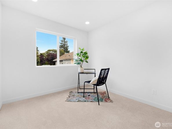 1602 Baker Avenue B, Everett WA 98201