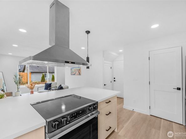 1602 Baker Avenue B, Everett WA 98201