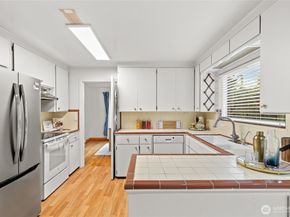 8022 18th Avenue NE, Seattle WA 98115