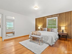 8022 18th Avenue NE, Seattle WA 98115