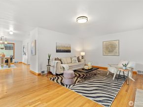 8022 18th Avenue NE, Seattle WA 98115