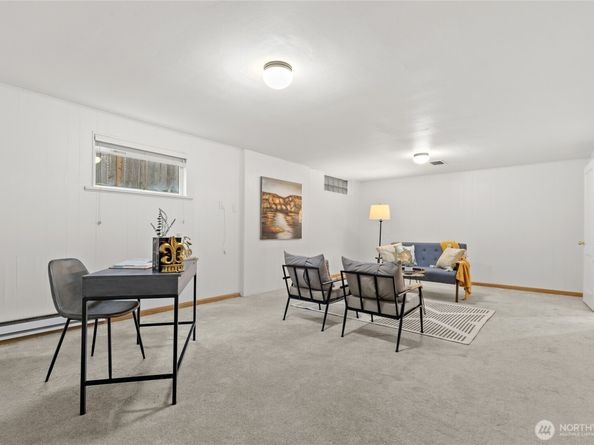 8022 18th Avenue NE, Seattle WA 98115