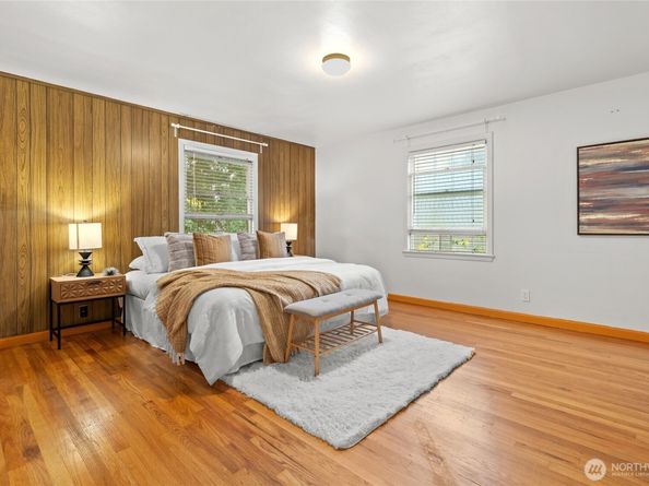 8022 18th Avenue NE, Seattle WA 98115