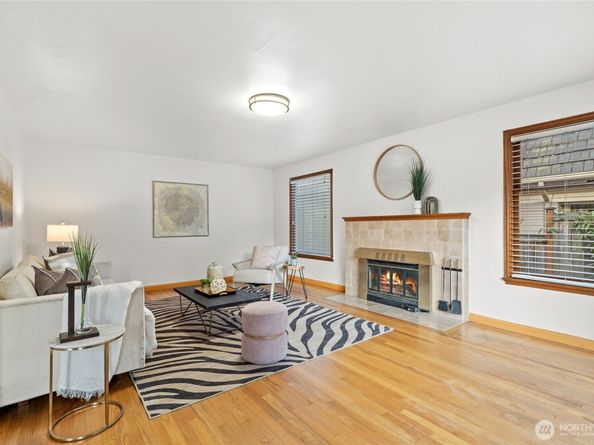 8022 18th Avenue NE, Seattle WA 98115