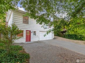 8022 18th Avenue NE, Seattle WA 98115
