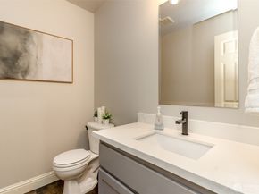 1913 NE 32nd Street, Renton WA 98056